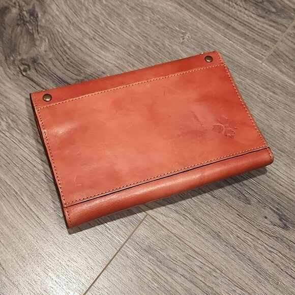 Patricia Nash Rugged Studded Coral Leather XL Wallet - Picture 4 of 10